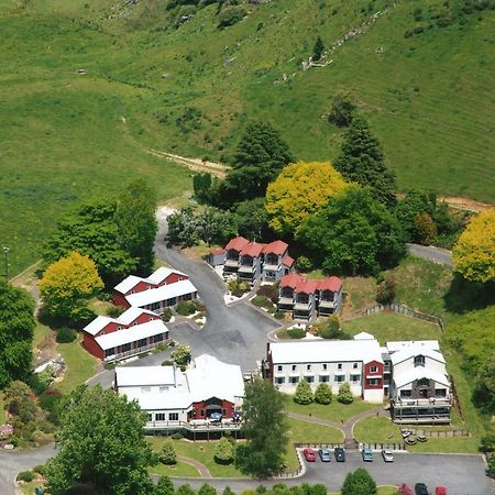 Waitomo Village Chalets Home Of Kiwipaka Waitomo Caves Exterior photo