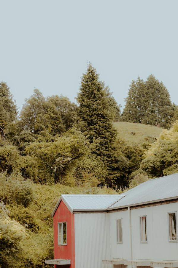 Waitomo Village Chalets Home Of Kiwipaka Waitomo Caves Exterior photo