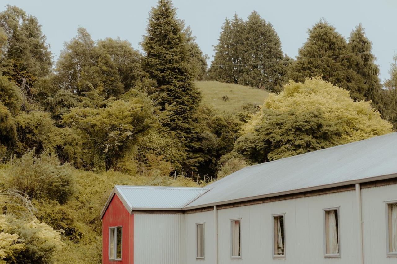 Waitomo Village Chalets Home Of Kiwipaka Waitomo Caves Exterior photo